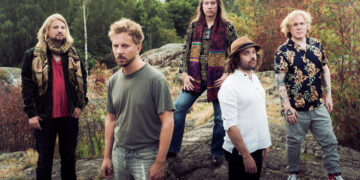 Overhead Band photo